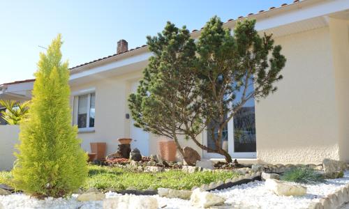 Charmant pavillon bordelais (logement entier)