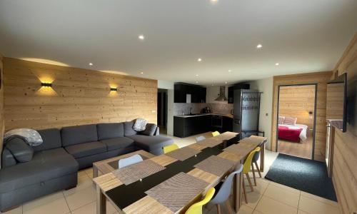 Appartement spacieux avec Sauna, Parking et Jardin - 115 m2 rez de chaussée, 8 couchages