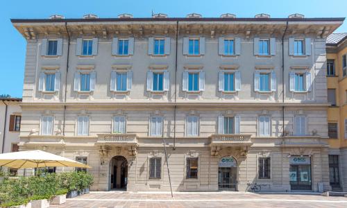 Suite Del Duomo - by MyHomeInComo