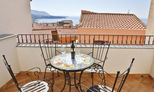 Terrazza della Rocca (by Vacation Service)