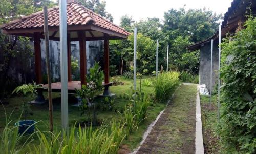 Pendopo Kayuwanan Homestay Syariah