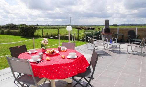 Holiday home near the beach, Saint-Marcouf