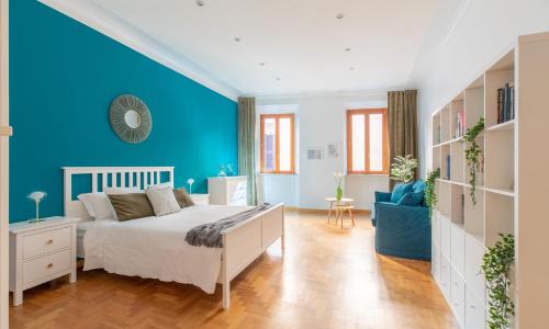 iFlat Spanish Steps Blue Apartment