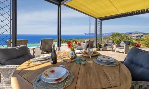 Villa Luxury Sunshine Alghero con piscina vista mare