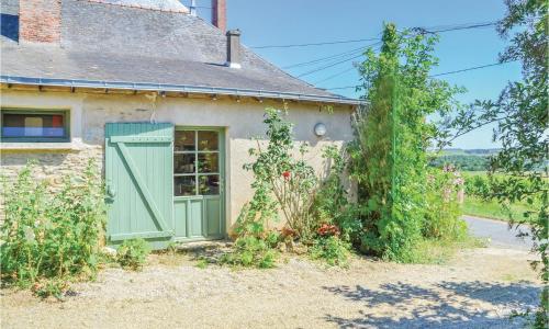 2 Bedroom Stunning Home In St Jean Des Mauvrets