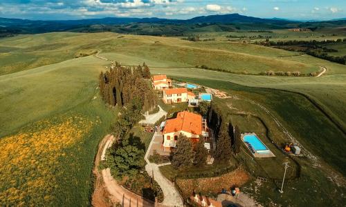 Borgo del Silenzio - Apartments with pool in Lajatico