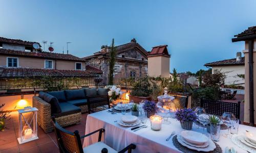 Casa Ottone - Residenze Seicento - A superb bright flourish apartment with grand terrace inside Lucca City Centre