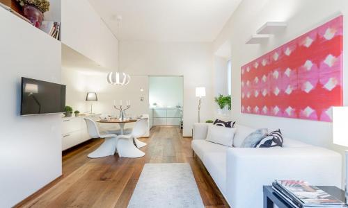 Casa Patricia, A homey luxury modern & quiet apartment with PARKING & garden within the walls