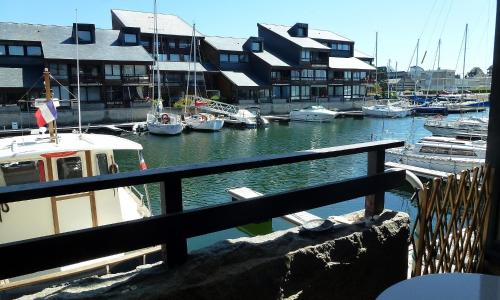 Apartment Les Marinas-7 by Interhome