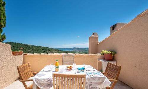 Apartment Village de Silhouette-5 by Interhome