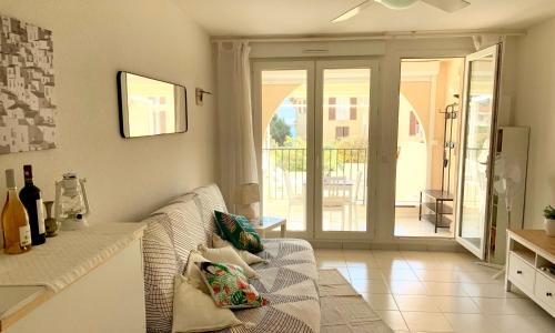 Residence Santa Regina Grand Studio avec salon, zone nuit, loggia, terrasse