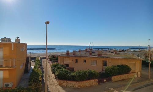 T2 vue exceptionnelle avec accès privé à la plage, wifi, clim - dansnotreappart-com -