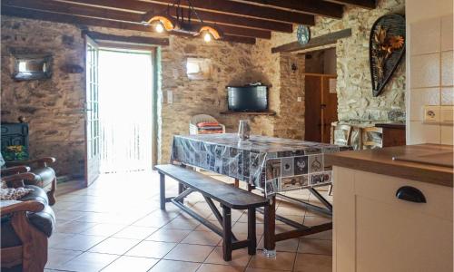2 Bedroom Lovely Home In Roquebrun