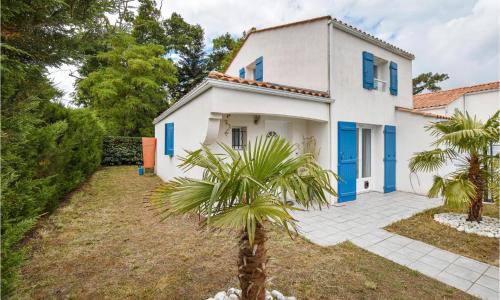 Gorgeous Home In La Tranche-mer With Kitchen