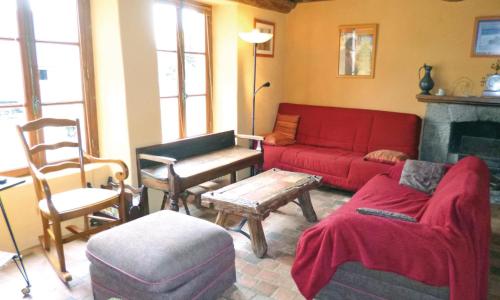 Nice Home In Quettehou With 4 Bedrooms And Wifi