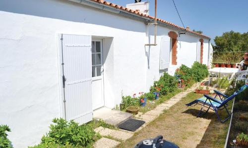 Cozy Home In St, Hilaire De Riez With Kitchen