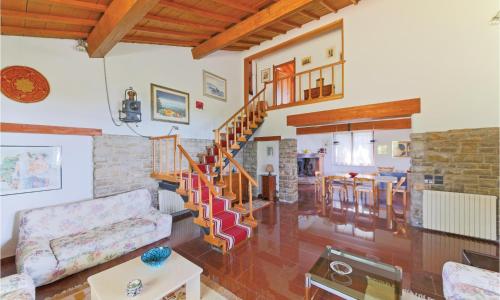 Beautiful Home In San Feliciano Sul T,pg