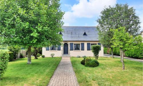 Lovely Home In La Fresnais With Kitchen