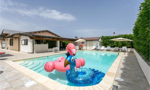 4 Bedroom Cozy Home In Punta Cirica