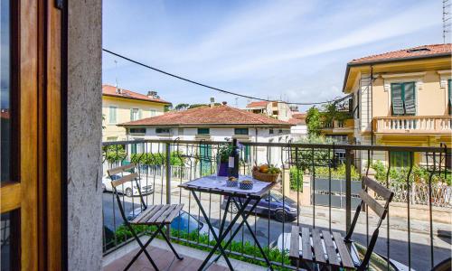 Amazing Apartment In Viareggio With Kitchen