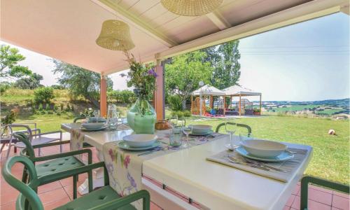 Awesome Home In Fano -pu- With Jacuzzi