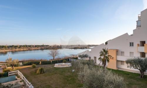 AS16245 - P2 Belle vue lac avec parking privé