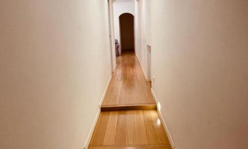 Trevi Fountain Modern Apartment