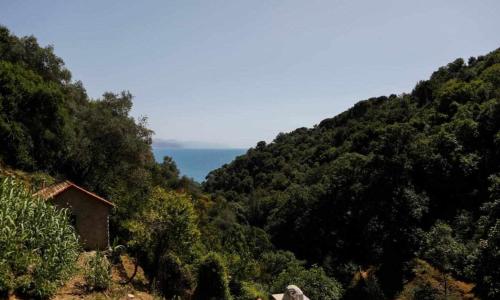 LEremoRifugio escursionistico10 min steep walk