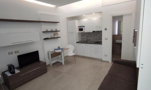 Nicuzza Central Room