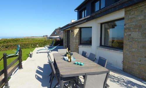 Magnificent villa by the sea