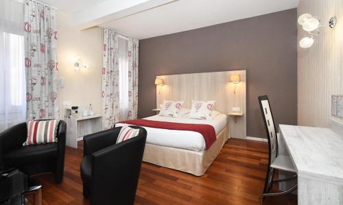 Logis Hôtel du Centre - Halte idéale en cyclotourisme avec garage à vélos clos