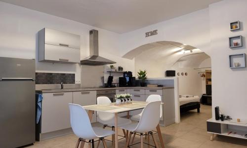 F1 rez de chaussée au cœur de Pont-Saint Esprit