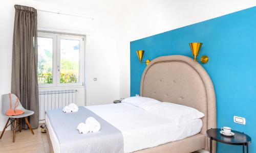 Mako Sorrento Suites