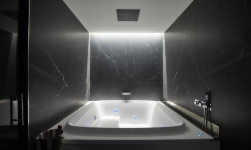 Five stars Florence luxury apartments with Jacuzzi