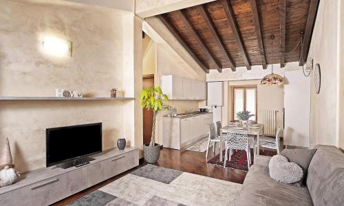 LA FINESTRA SUL LAGO