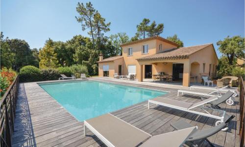 Awesome Home In Montauroux