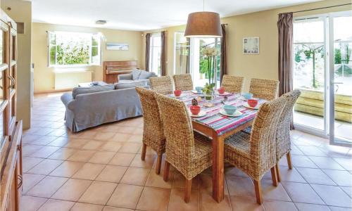 Gorgeous Home In Thzan-ls-bziers With Wifi