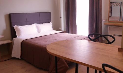 Manhattan Room & Suite