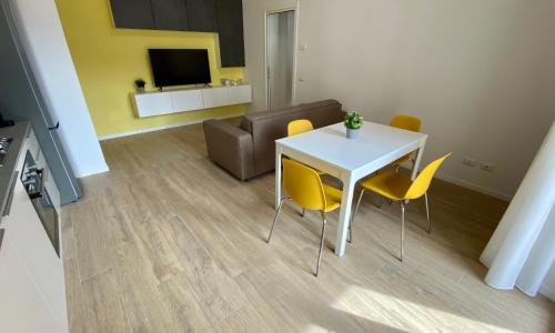 Eli Home - Royal Welcome