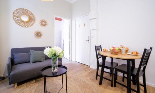 Renovated & Bright in Central Cannes