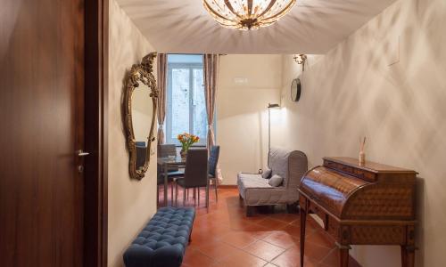 Bobbò House IV Suite, a windows on the monuments