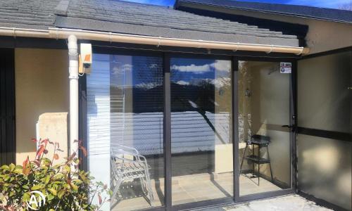 LES FONTANILLES odeillo chalet 60 WIFI & PARKING gratuit exposé plein sud & plein pied , draps & serviettes de toilettes non inclus, sabanas y toallas no incluidos