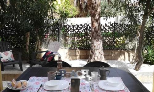 APPARTAMENTO CORALLO with PRIVATE GARDEN