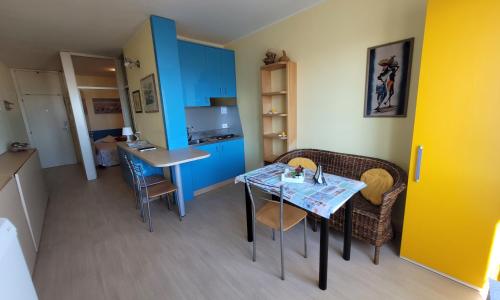 Cam 2 Sea View Apartment