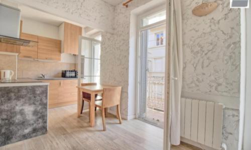 Studio équipé-climatisé avec balcon au Mourillon à 20m de la plage