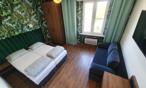 Luxurio rooms with baths