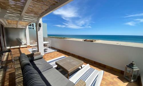 Port cipriano : Terrasse face à la mer