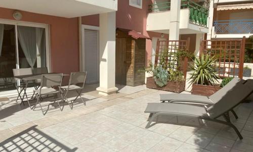 Appt 2 pièces Port Fréjus - méga terrasse + garage