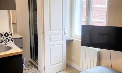 Studio Netflix & Bed