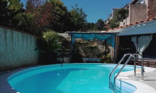 BELLE MAISON DE CARACTERE Dans VILLAGE et sa PISCINE Privée 7 PERS- 3 Chambres - 12 Rue Emile Zola